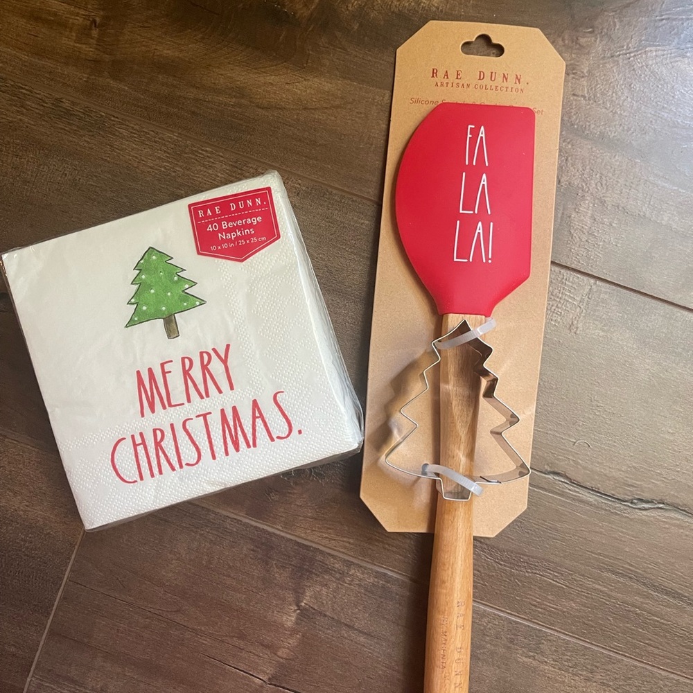 NWT new Rae Dunn Christmas spatula scraper napkins
